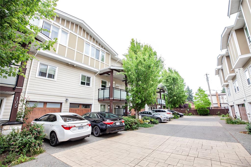 Third View of 2889 Carlow Rd, THE HAWTHORNE, Langford, BC, V9B 2S3