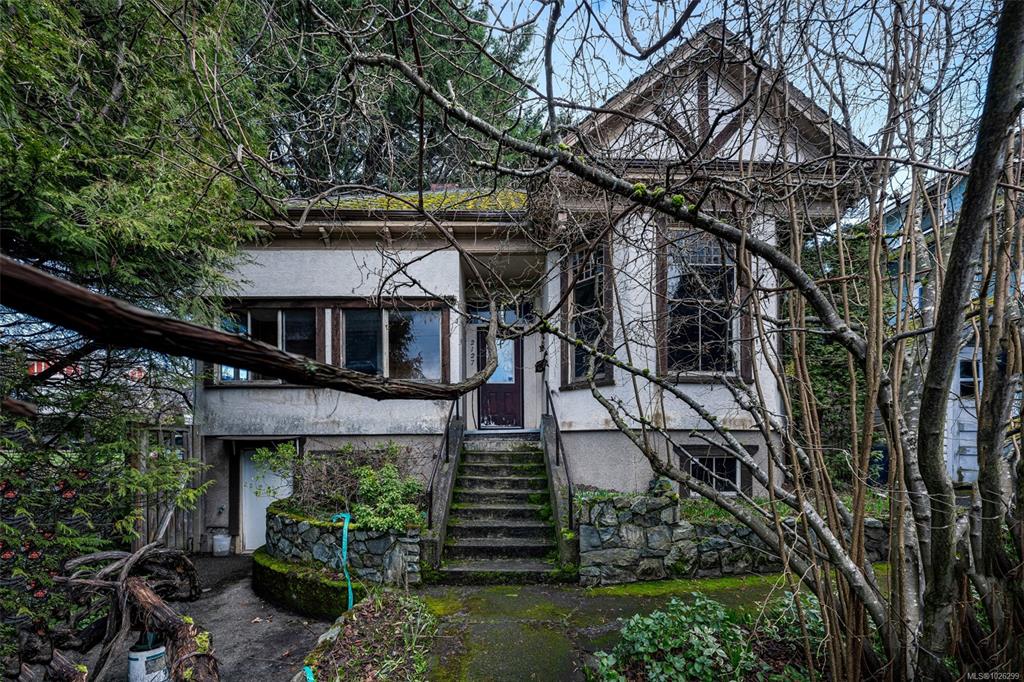 Third View of 2127 Chambers St, Victoria, BC, V8T 3L1