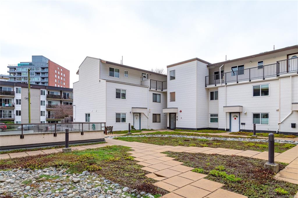 Third View of 333 Robert St, Victoria, BC, V9A 3L3