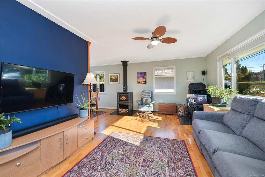 Third View of 816 Ellery St, Esquimalt, BC, V9A 4A7