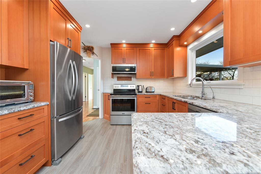 Fourth View of 816 Ellery St, Esquimalt, BC, V9A 4A7