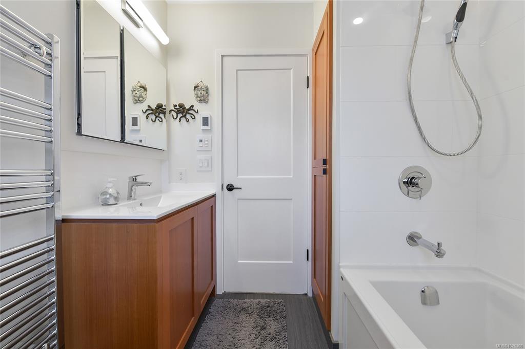 Fifth View of 816 Ellery St, Esquimalt, BC, V9A 4A7