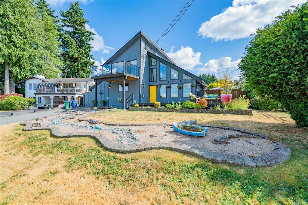 Second View of 5767 Broadway Rd, Nanaimo, BC, V9V 1E9