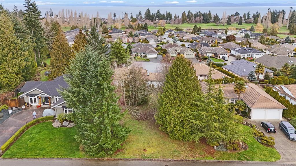 Second View of 881 Fairways Dr, Qualicum Beach, BC, V9K 2J1