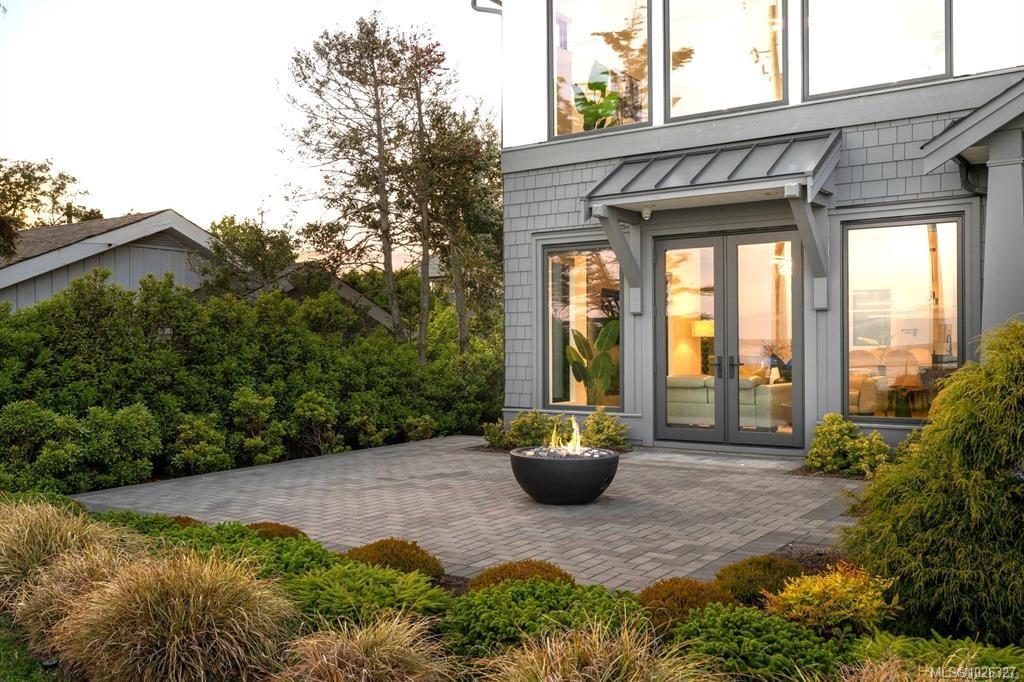 Fifth View of 418 Beach Dr, Oak Bay, BC, V8S 2M4