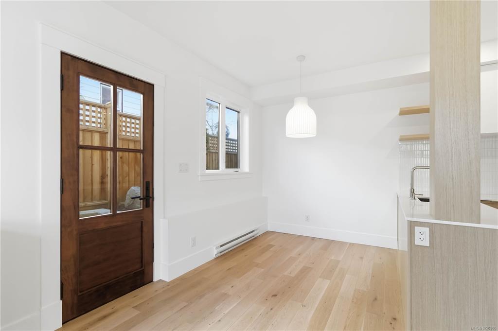 Fourth View of 1915 Fernwood Rd, Victoria, BC, V8T 2Y6