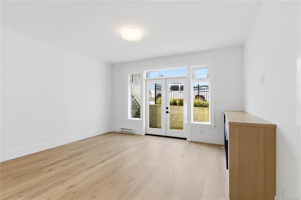 Fifth View of 1915 Fernwood Rd, Victoria, BC, V8T 2Y6