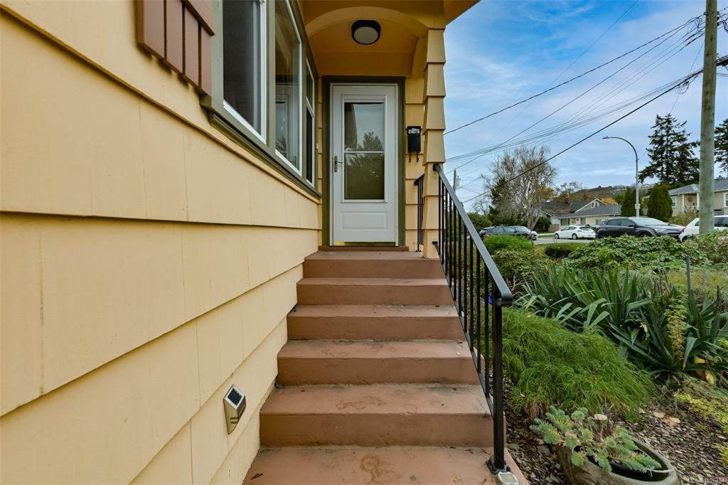 Fifth View of 3312 Kingsley St, Saanich, BC, V8P 4J9