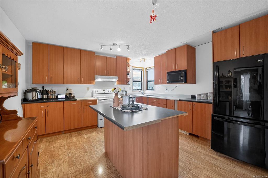 Fifth View of 10875 Grandview Rd, Saltair, BC, V0R 2E0