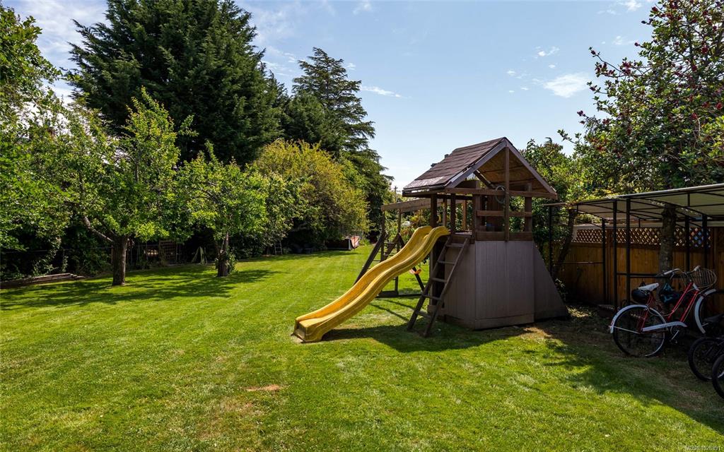 Fourth View of 2161 Fair St, Oak Bay, BC, V8R 2G9