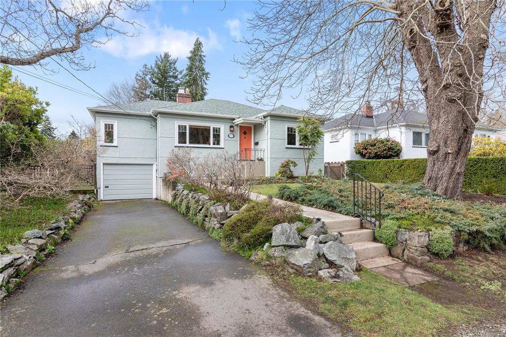 Third View of 1020 Falkland Rd, Oak Bay, BC, V8S 4M2