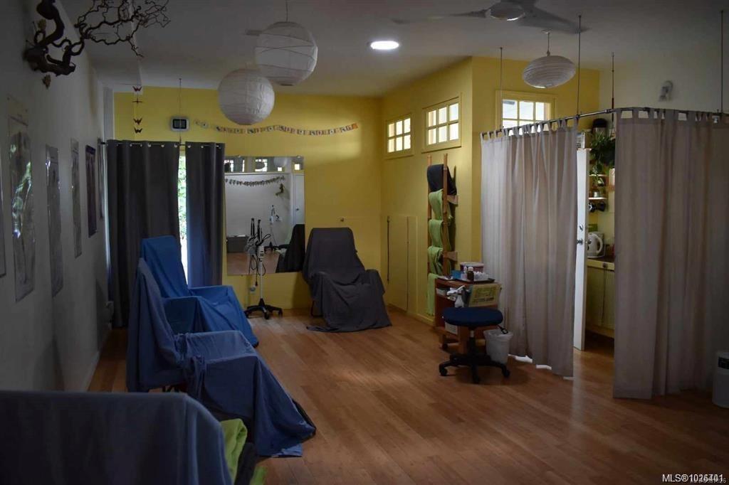 Fourth View of 851 Cormorant St, Victoria, BC, V8W 1R2