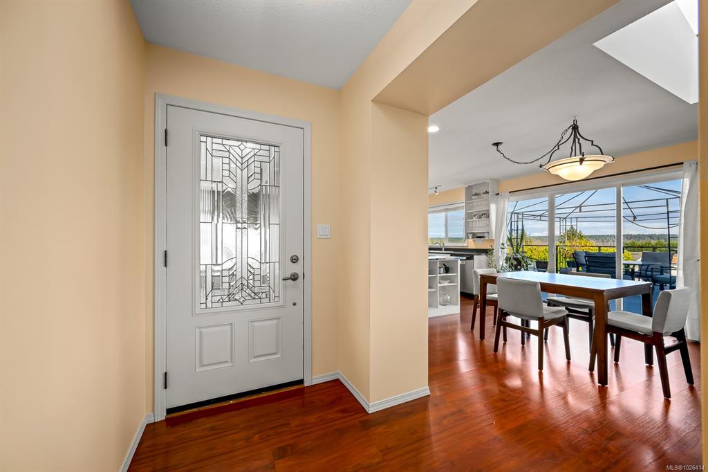 Fifth View of 261 Alder St, Campbell River, BC, V9W 2N6