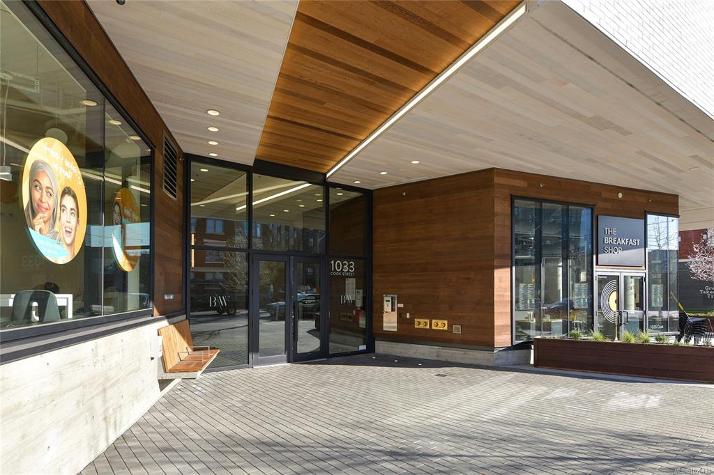 Fourth View of 1033 Cook St, Black & White, Victoria, BC, V8V 0E1