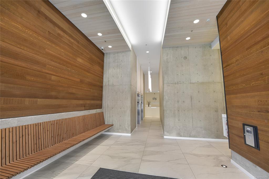 Fifth View of 1033 Cook St, Black & White, Victoria, BC, V8V 0E1