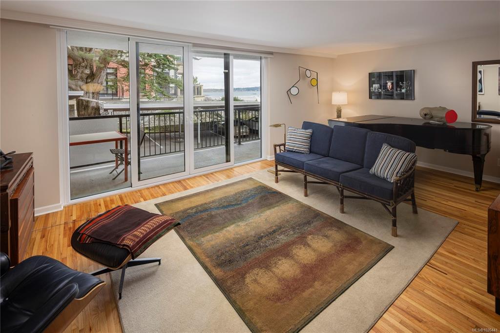 Fifth View of 1159 Beach Dr, Oak Bay, BC, V8S 2N2