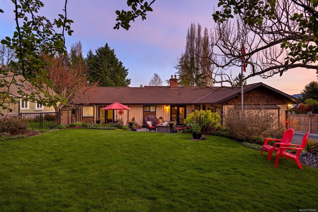 Fifth View of 10807 Madrona Dr, North Saanich, BC, V8L 5P1