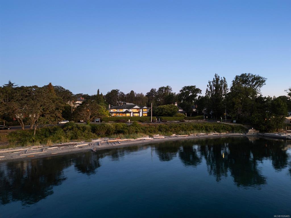 Third View of 1580 Beach Dr, Oak Bay, BC, V8R 6H8