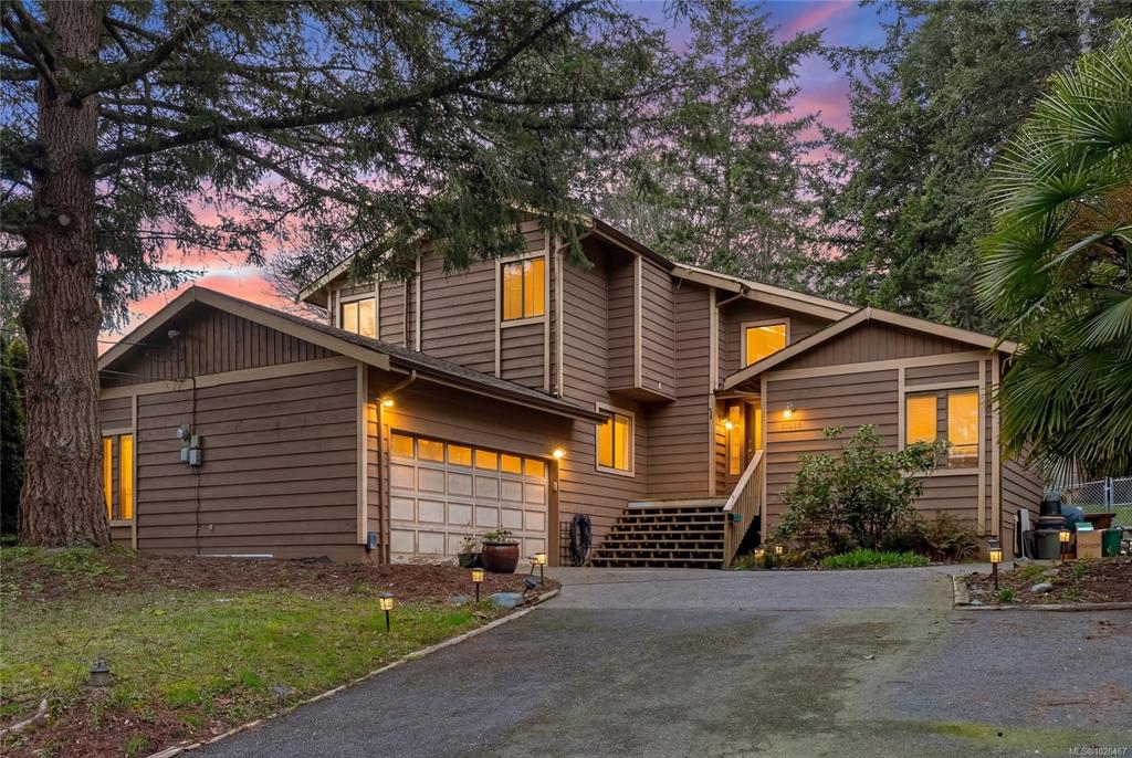 Third View of 7318 Veyaness Rd, Central Saanich, BC, V8M 1M3