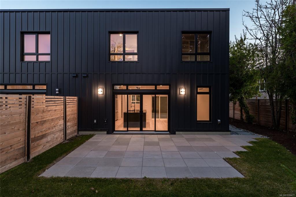 Fourth View of 1968 Kings Rd, Saanich, BC, V8R 2P5