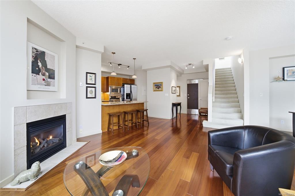 Third View of 827 Fairfield Rd, City Park, Victoria, BC, V8V 5B2