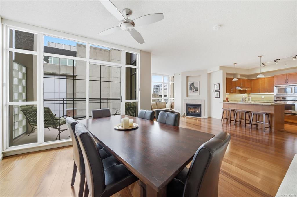 Fifth View of 827 Fairfield Rd, City Park, Victoria, BC, V8V 5B2