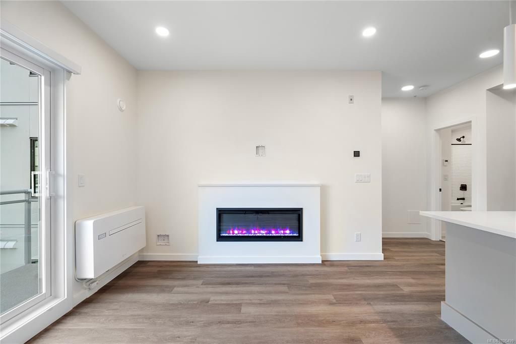 Fifth View of 1102 Esquimalt Rd, Esquimalt, BC, V9A 0L3