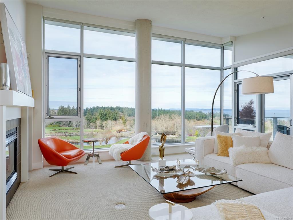 Fifth View of 5332 Sayward Hill Cres, Saanich, BC, V8Y 3H8