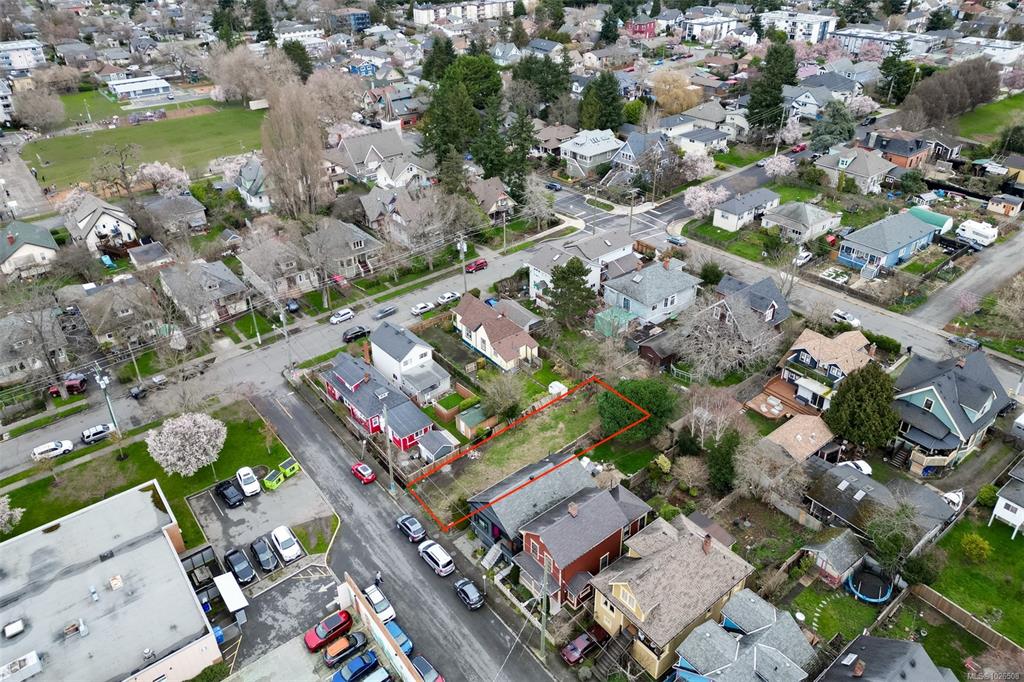 Fourth View of 2017 Cameron St, Victoria, BC, V8T 3N4