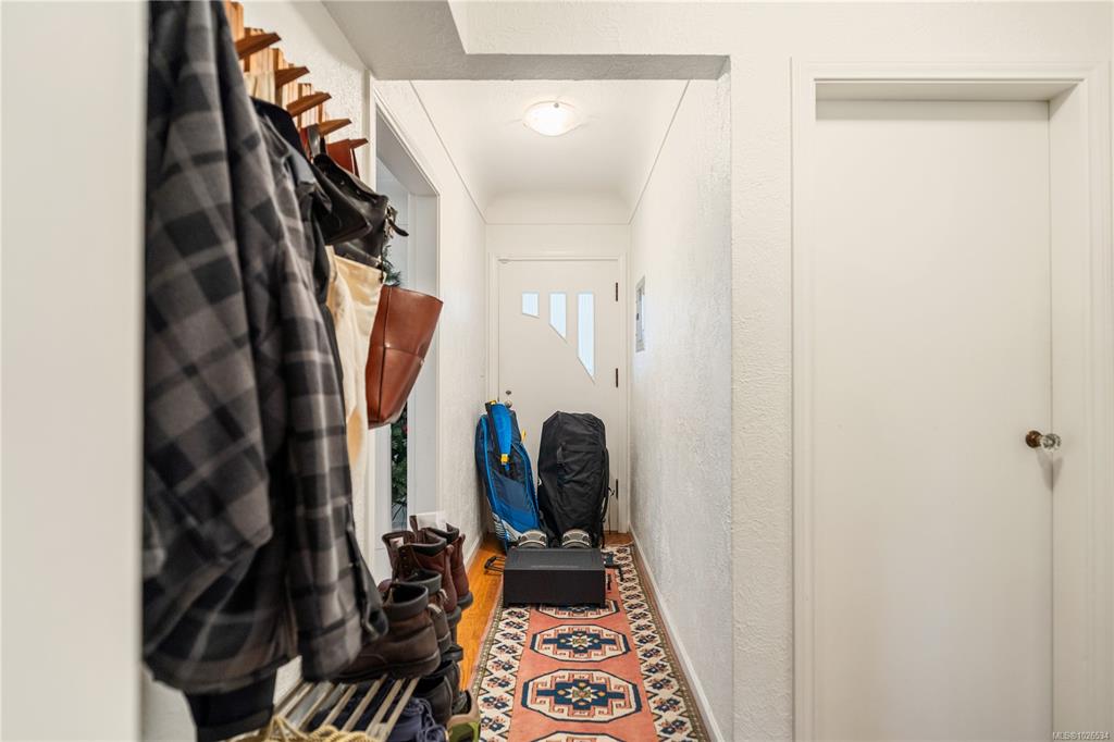 Third View of 3031 Washington Ave, Victoria, BC, V9A 1P7