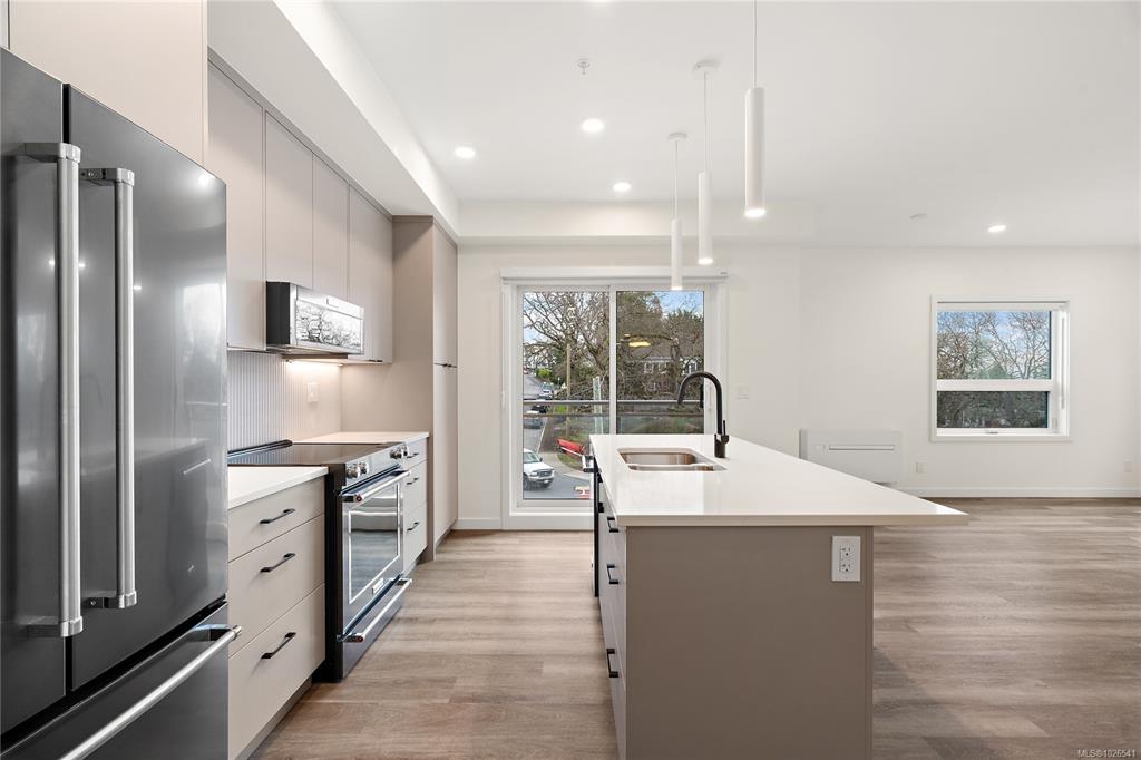 610 Lampson St, 1026541, BC,