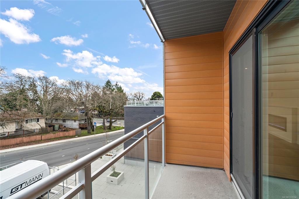 Fifth View of 610 Lampson St, Esquimalt, BC, V9A 0L4