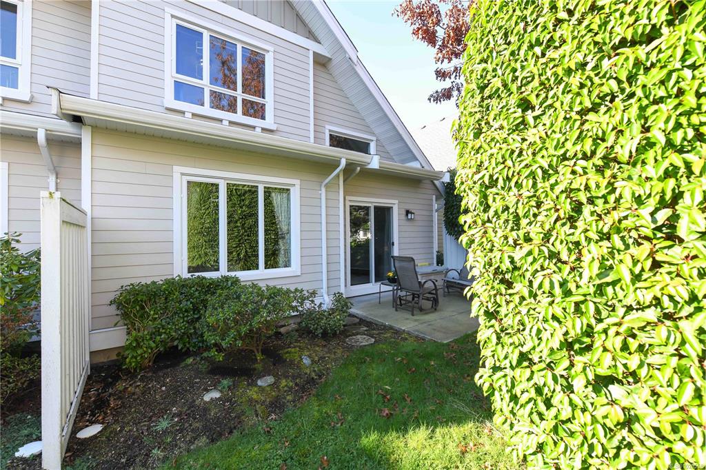 Fifth View of 700 Lancaster Way, Lancaster Heights, Comox, BC, V9M 0B6