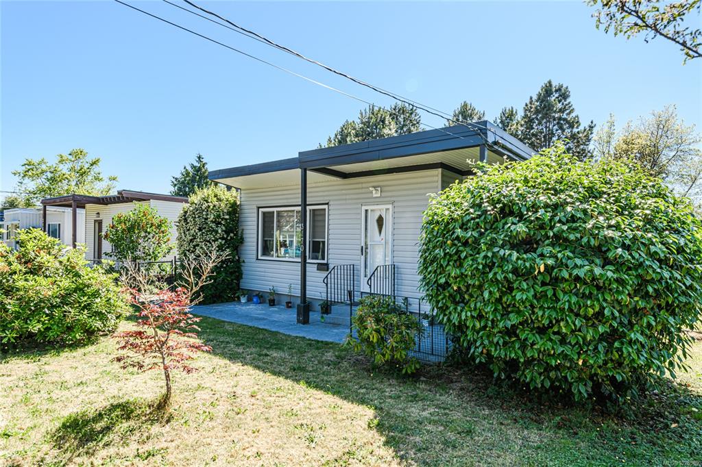 Third View of 3170 Alder St, Victoria, BC, V8X 1N8
