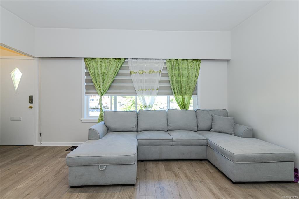 Fourth View of 3170 Alder St, Victoria, BC, V8X 1N8