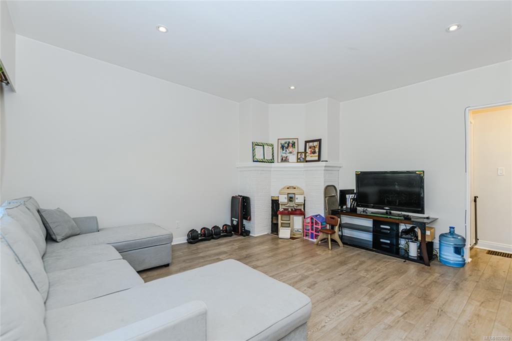 Fifth View of 3170 Alder St, Victoria, BC, V8X 1N8