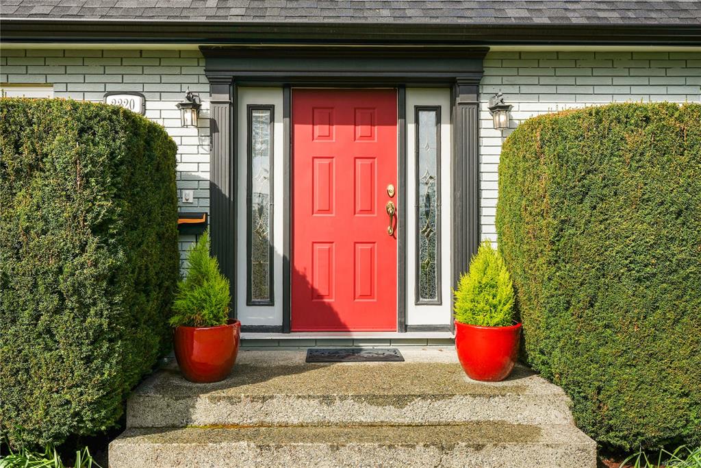 Third View of 2220 Tashy Pl, Saanich, BC, V8N 4R6