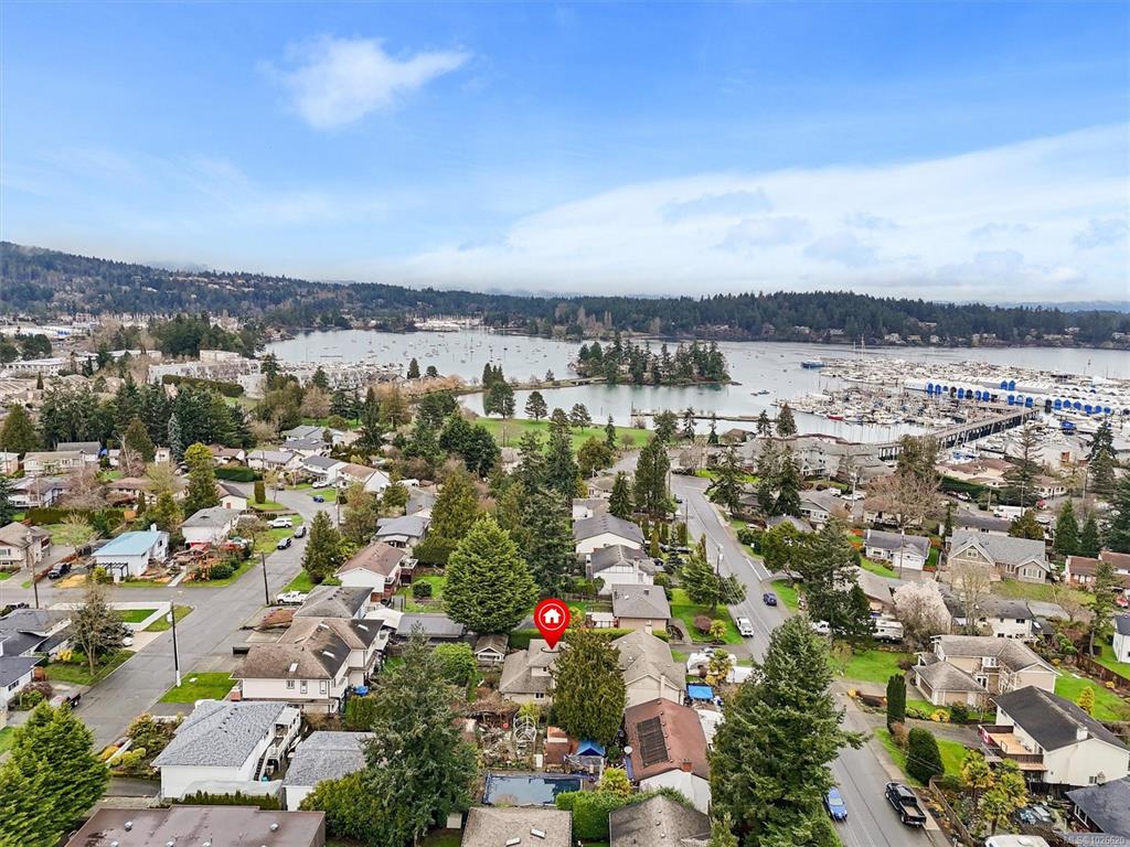 Fifth View of 10372 Bowerbank Rd, Sidney, BC, V8L 3L7