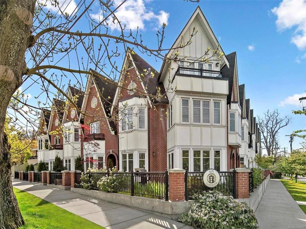 Second View of 675 Superior St, Victoria, BC, V8V 1V1