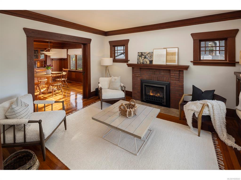 Fourth View of 939 Cowichan St, Victoria, BC, V8S 4E6