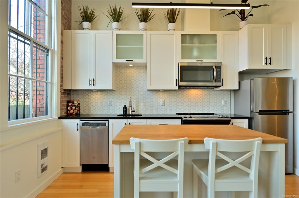 Fourth View of 535 Fisgard St, Lum Sam Lee Cheong Buildings, Victoria, BC, V8W 1R3