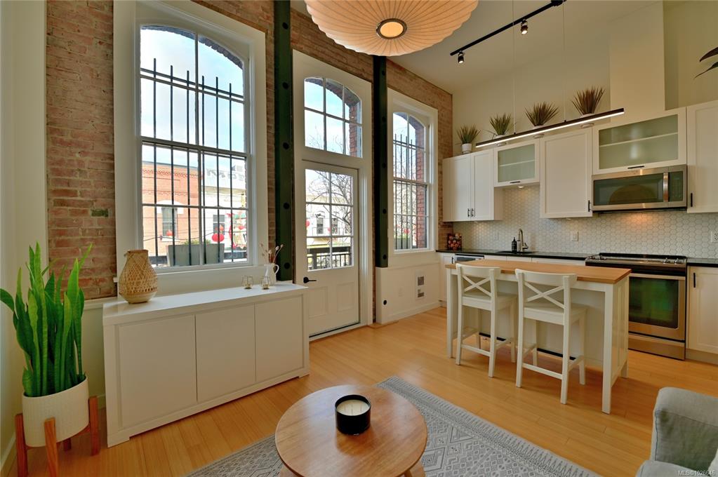 Fifth View of 535 Fisgard St, Lum Sam Lee Cheong Buildings, Victoria, BC, V8W 1R3