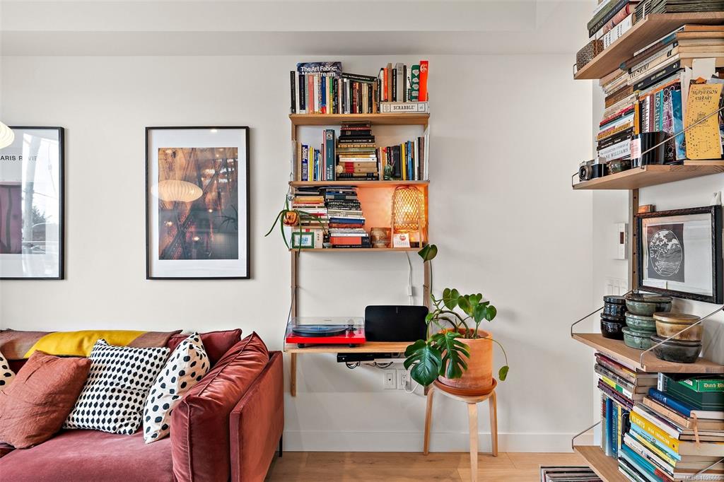 Fourth View of 1301 Hillside Ave, Sparrow, Victoria, BC, V8T 0E3