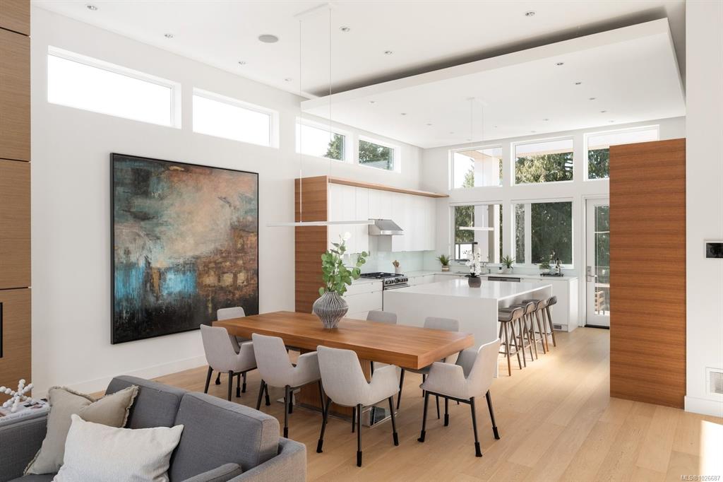 Fourth View of 2318 Shakespeare St, Victoria, BC, V8R 4G3