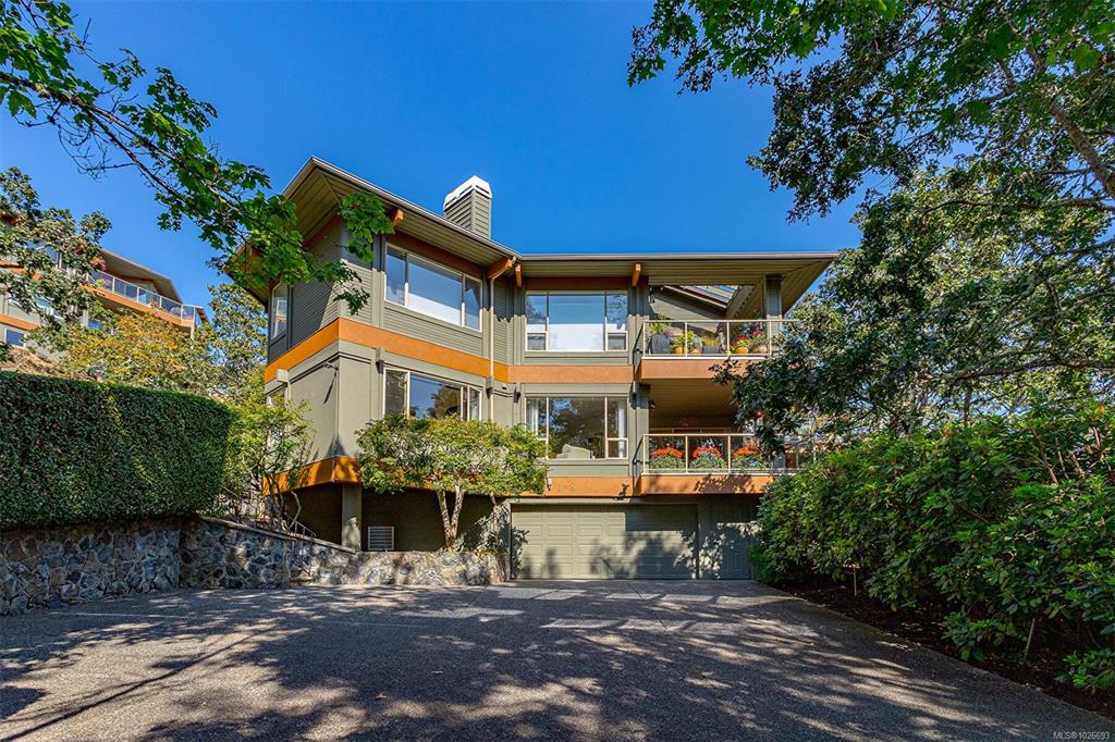 910 Maltwood Terr, 1026693, BC,