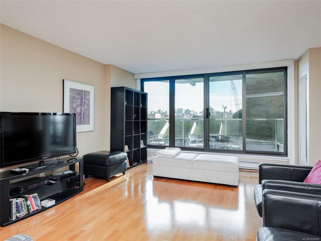 Third View of 225 Belleville St, Laurel Point, Victoria, BC, V8V 4T9