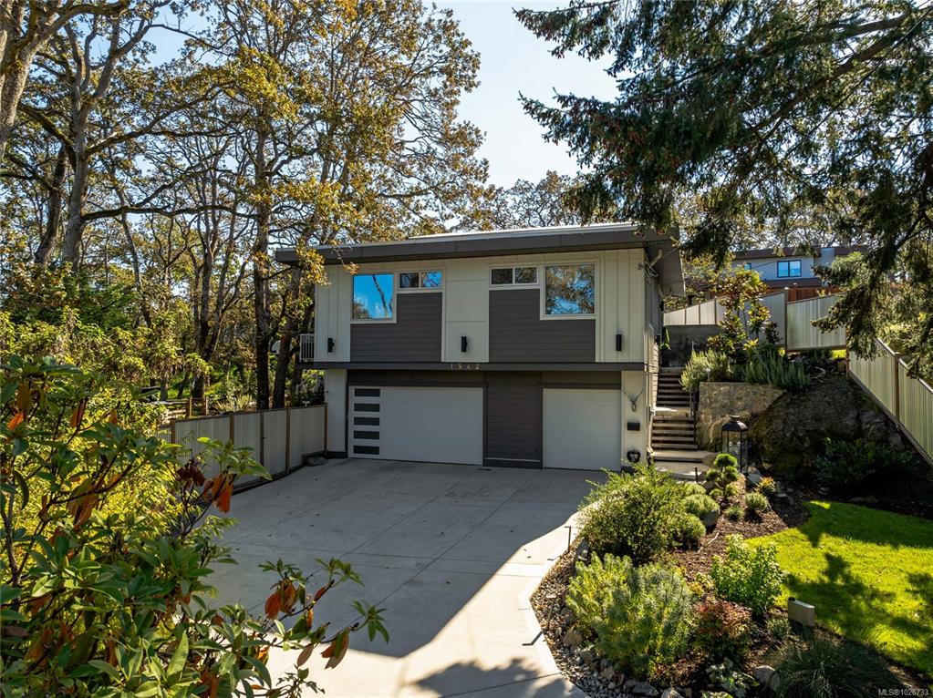 Fourth View of 1542 Athlone Dr, Saanich, BC, V8P 2T1