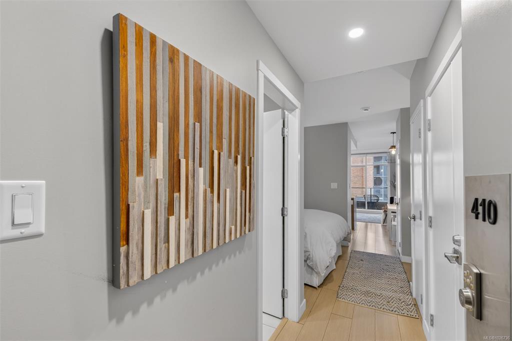 Third View of 728 Yates St, Victoria, BC, V8W 1L4