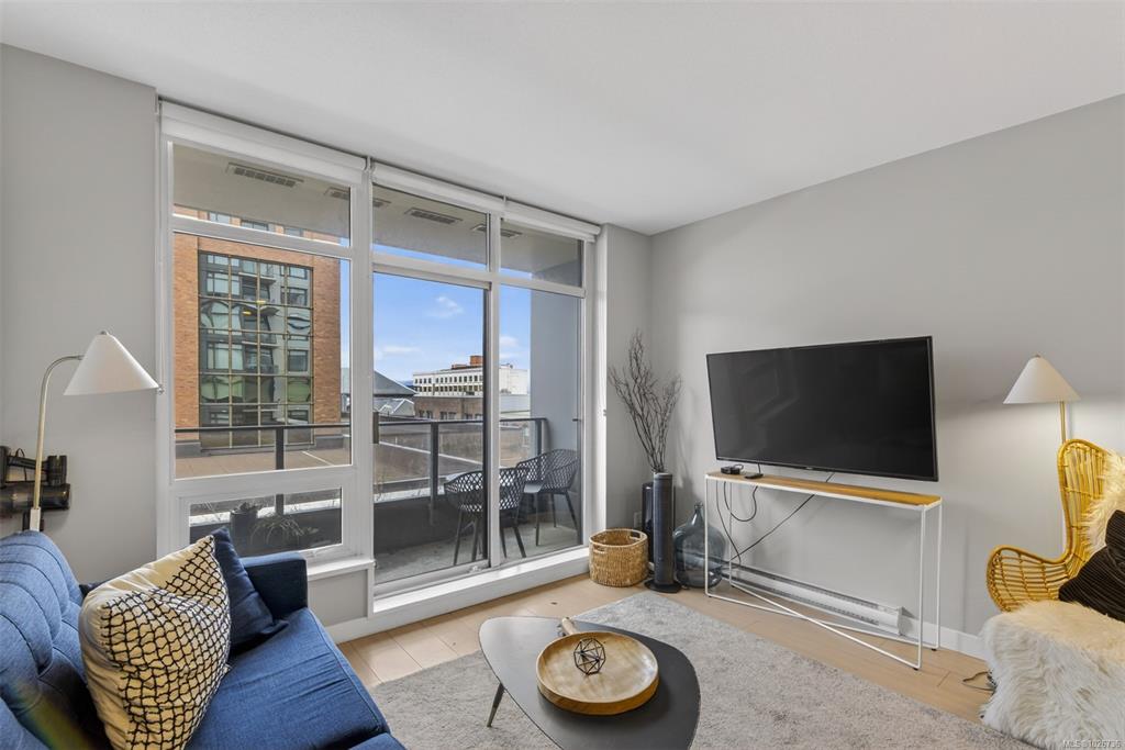 Fifth View of 728 Yates St, Victoria, BC, V8W 1L4