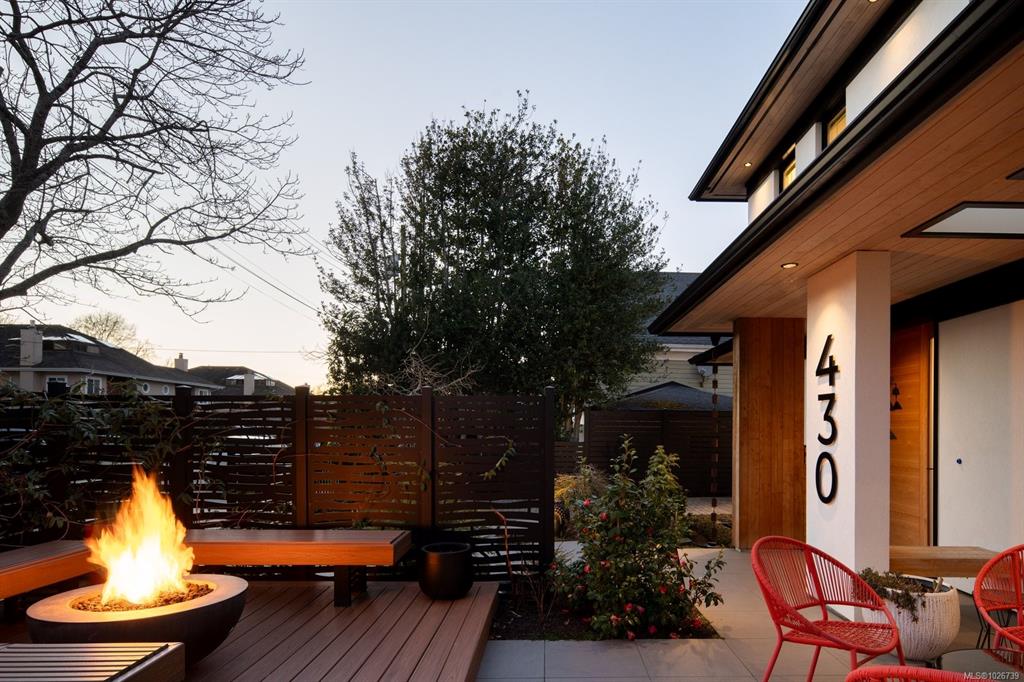 Fifth View of 430 Luxton Ave, Victoria, BC, V8V 1C9
